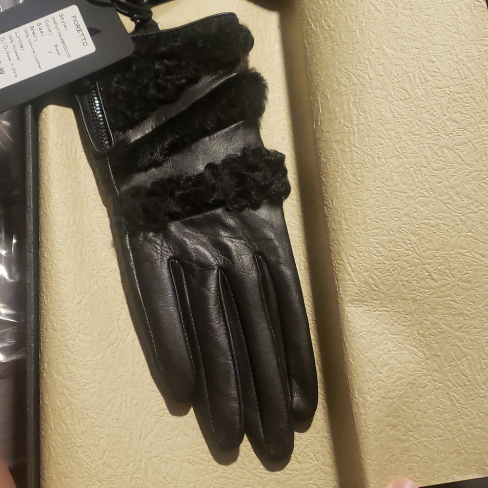 Size 7 genuine leather gloves